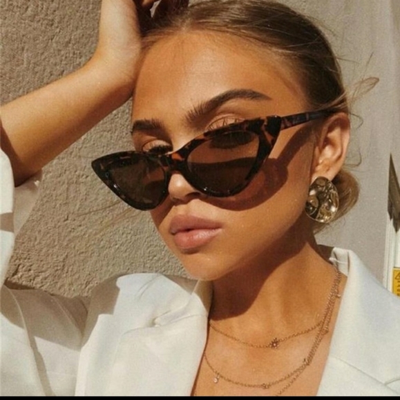Boutique Accessories - Cat 🐈 Eye 👀 😻 Sunglasses 🕶 🌞